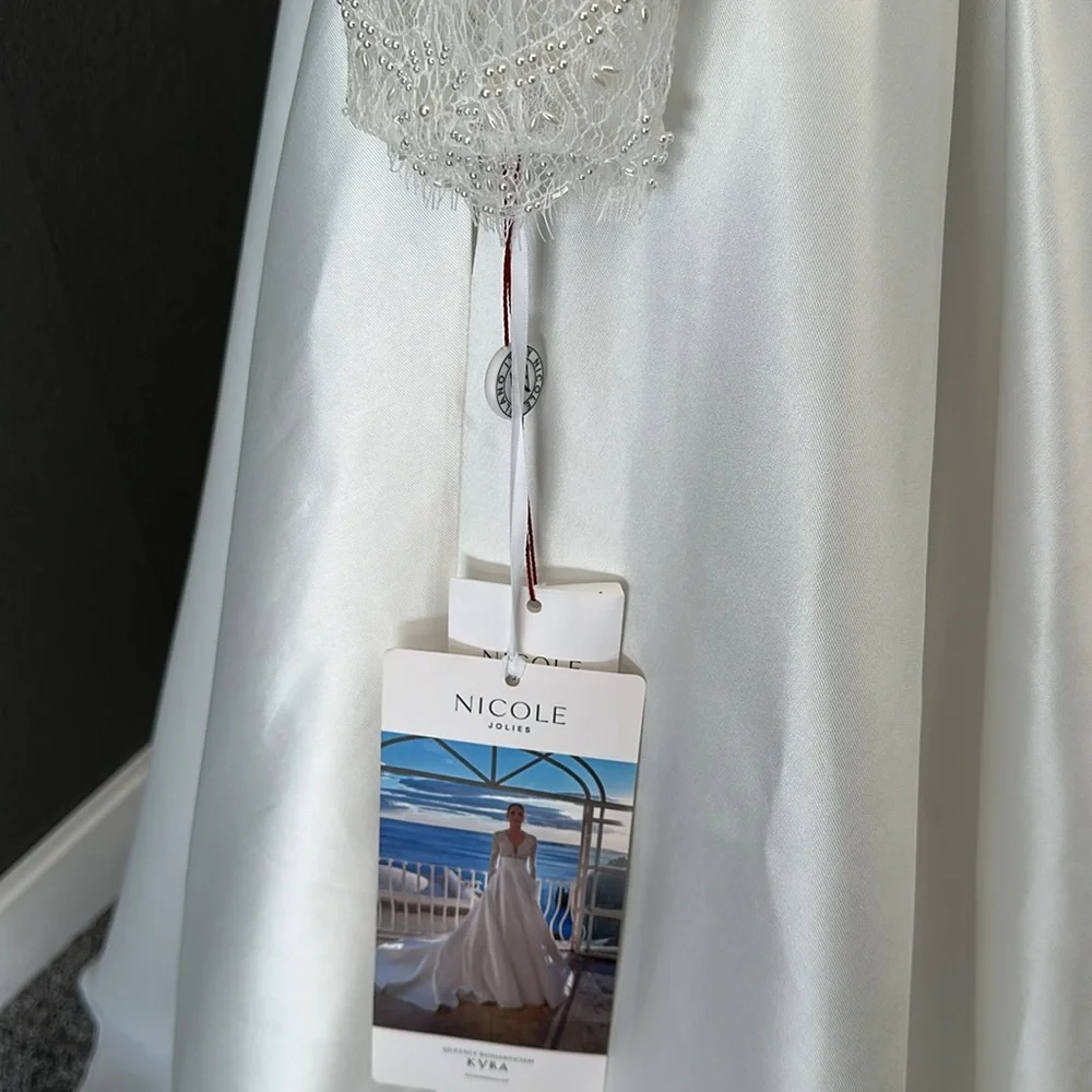 Nicole Jolies Kyra Wedding Dress - Picture 10 of 11